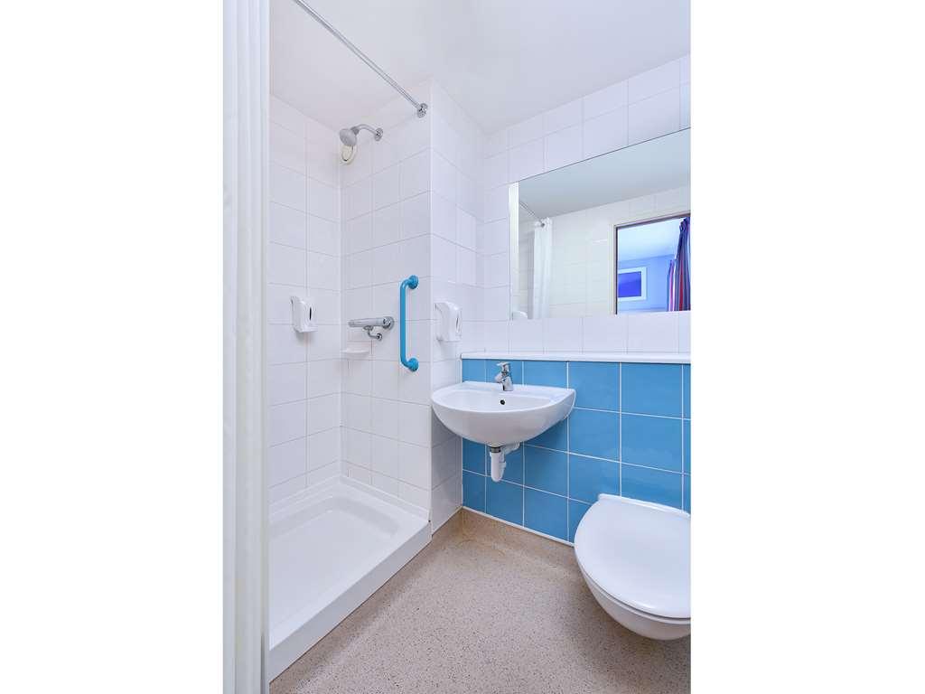 Travelodge Birmingham Yardley Room photo